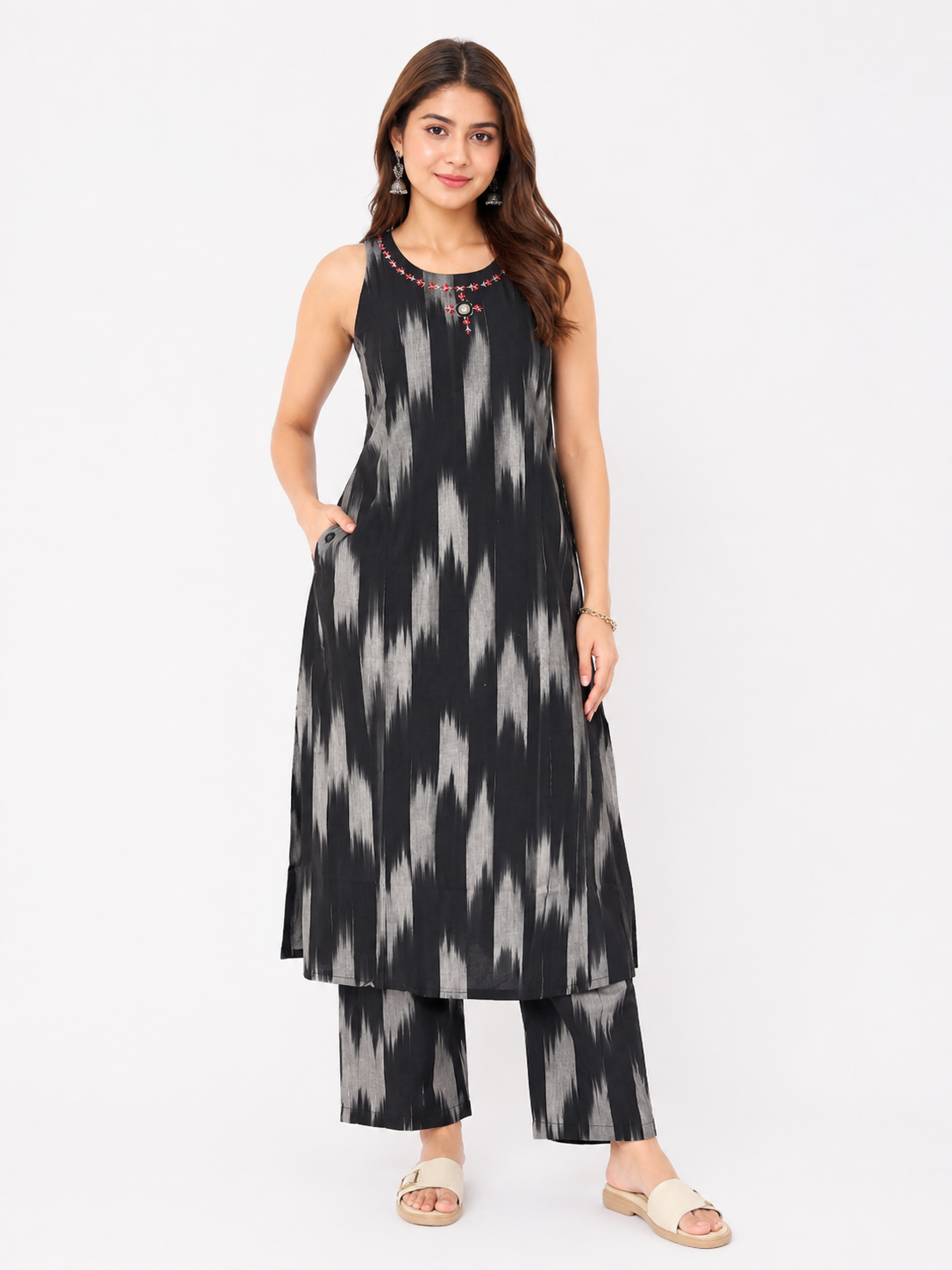 Black & Grey Ikat Print Sleeveless Kurta Pant Set for Women