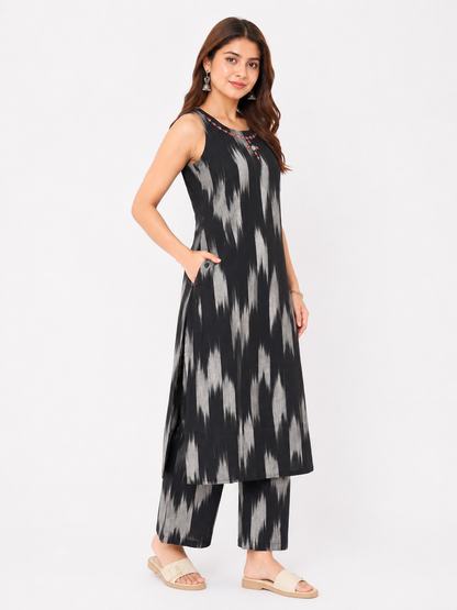 Black & Grey Ikat Print Sleeveless Kurta Pant Set for Women